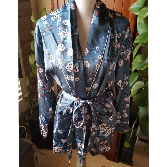 ‼LAST ONE‼🆕️NWT Sam Edelman Brand Floral Robe - Picture 7 of 8